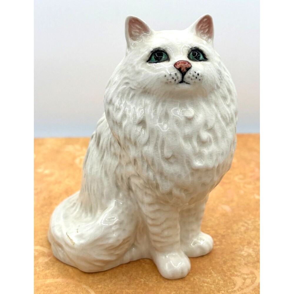 Beswick England Persian White Seated Cat Figurine #1880 Albert Hallam 5.25"h VTG